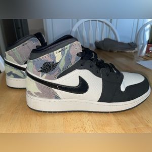 AIR JORDAN 1 MID SE GS 'CAMO' Size 6Y